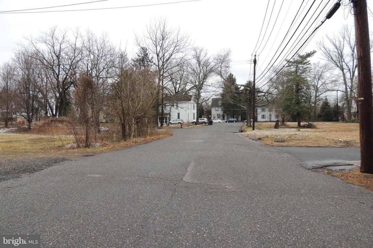 3 Broad St, Medford, NJ 08055 House Rental in Medford, NJ