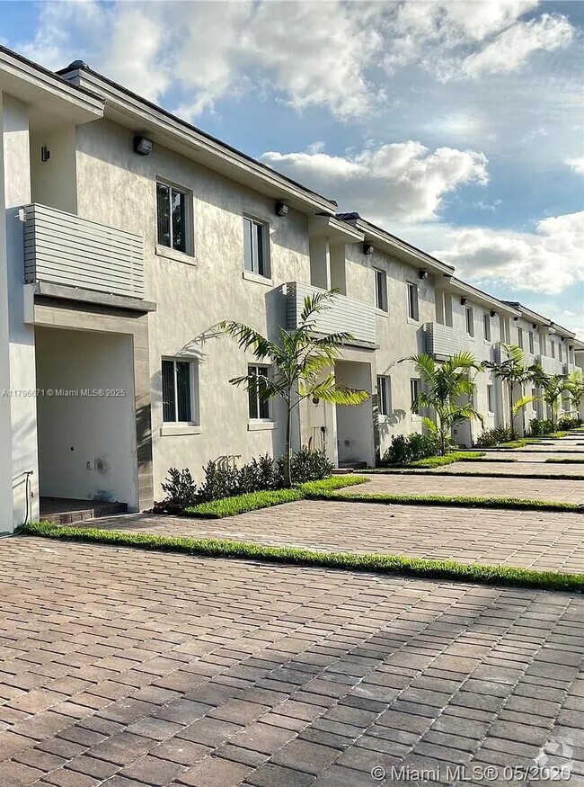Building Photo - 14179 SW 126th Path