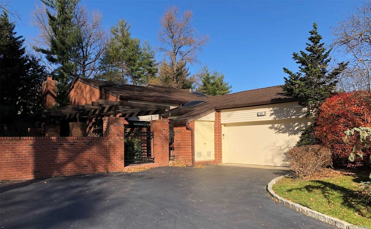 256 Estates Terrace S, Manhasset, NY 11030 House Rental in Manhasset