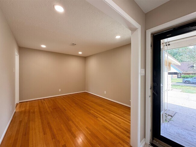 Foto del edificio - 2502 Huckleberry Ln