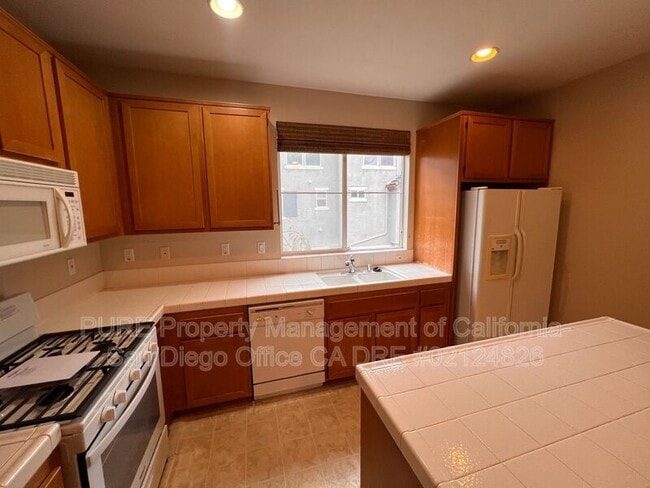 Building Photo - 1586 Sumac Pl