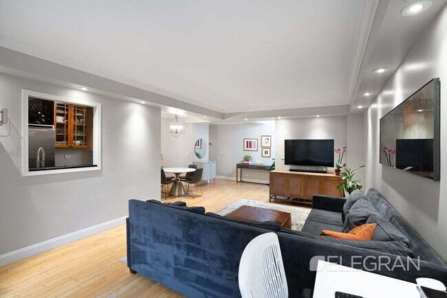 Building Photo - 1-Bedroom Co-op in Greenwich Village