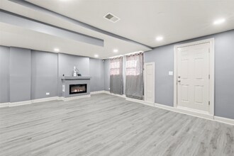 Building Photo - 4829 S St Lawrence Ave