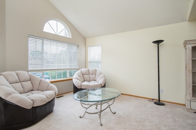 Formal living room - 6201 Quartz Loop