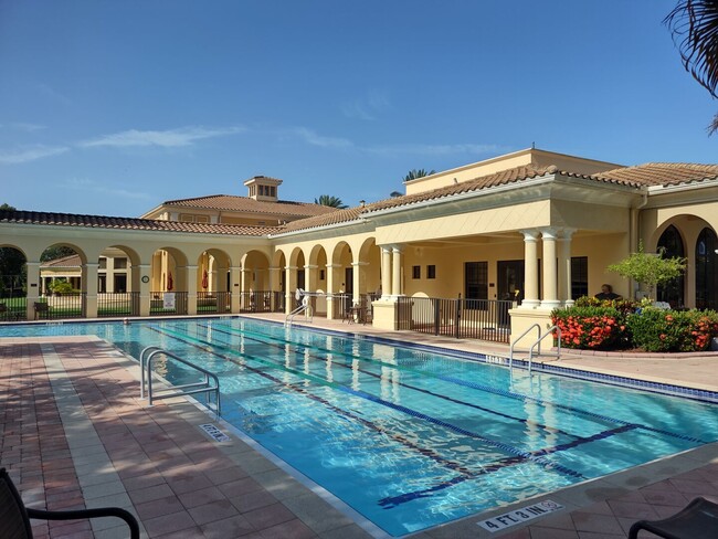 Building Photo - Seasonal Short-Term 2 Bedroom 2 Bathroom S...