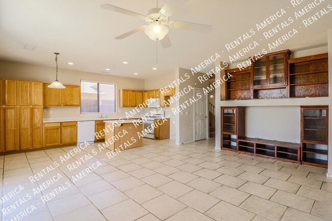 Foto del edificio - 17547 W Coyote Trail Dr