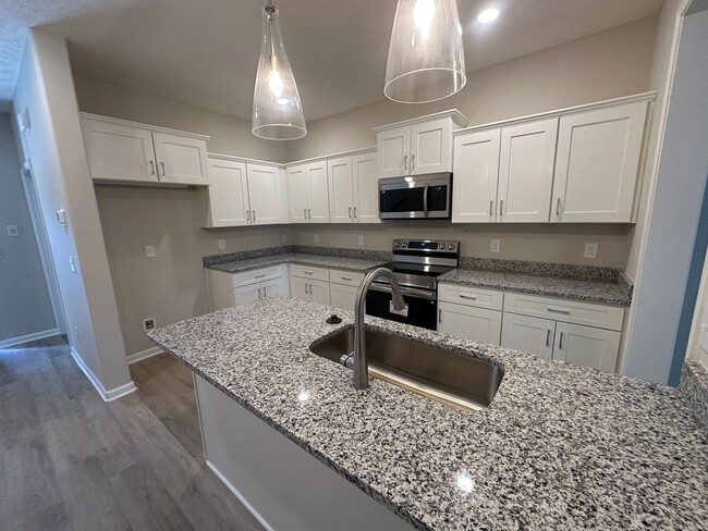 Building Photo - BRAND NEW 4 Bed 3.5 Bath Townhome Near The...