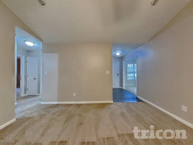 Foto del edificio - 76 Wild Oaks Ct