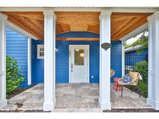 Foto del edificio - Completely renovated 4 bedroom cottage in ...
