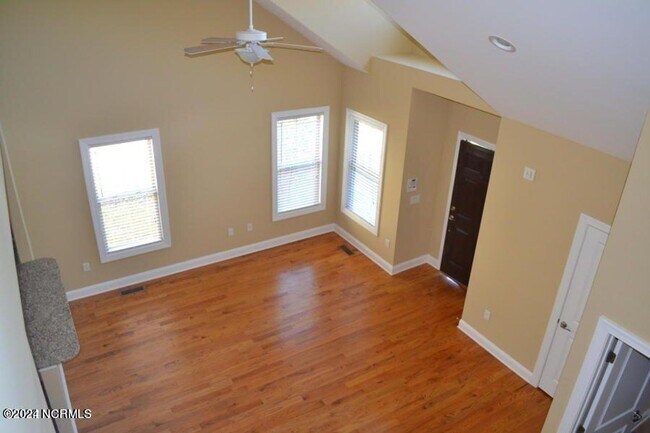 Foto del edificio - Cypress Creek townhomes have been meticulo...