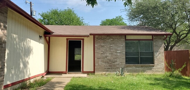 Building Photo - 5859 Sun Farm