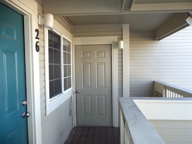 Foto del edificio - Updated 2-Story Condo Near CSU