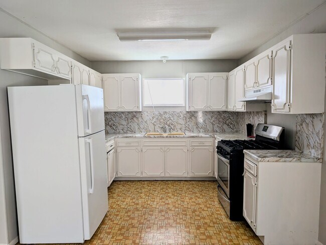 Building Photo - 307 San Angelo