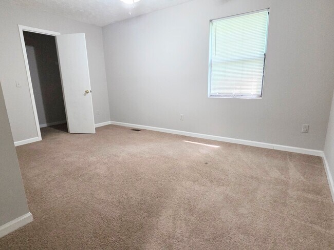 Foto del edificio - 2259 Salt Springs Pl