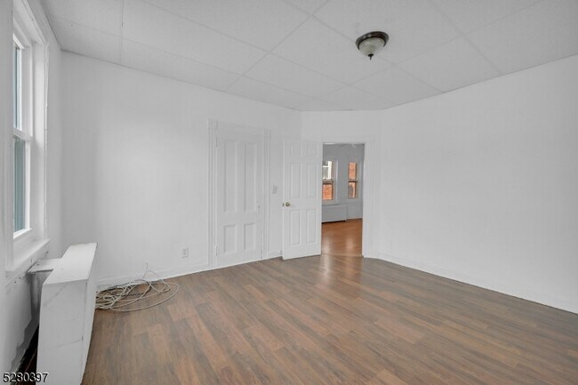 Building Photo - 96 Van Winkle Ave
