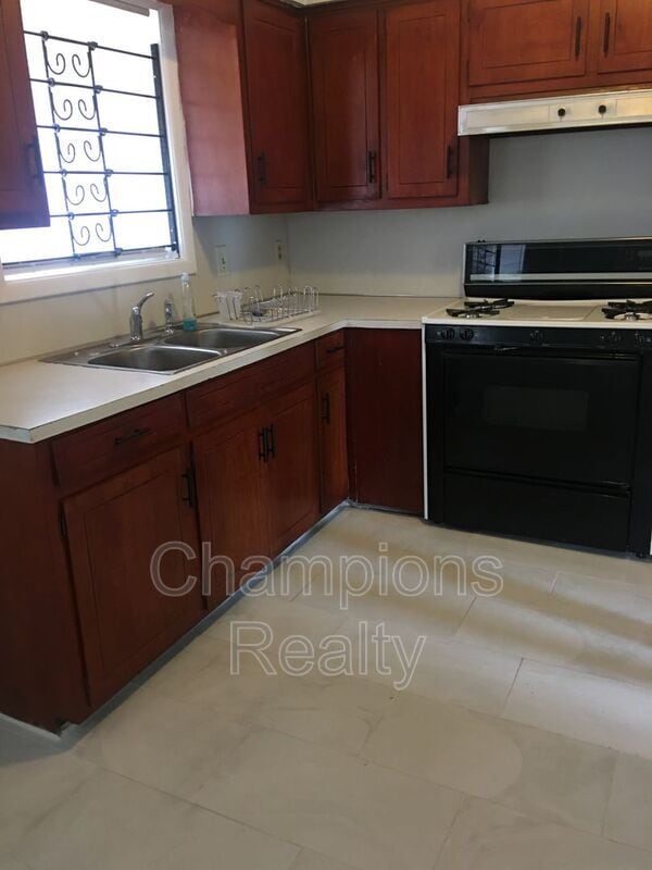 Building Photo - 1167 Staunton Dr