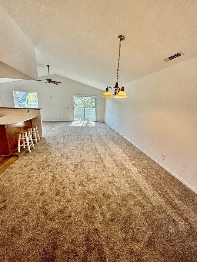 Building Photo - 133 Argall Way