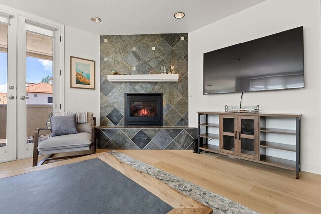 Foto del edificio - 2546 Evergreen Ln