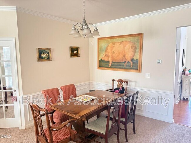 Foto del edificio - 703 Birstall Dr