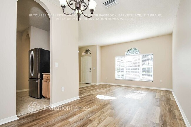 Building Photo - 932 Grand Canyon Dr