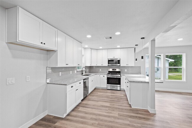Foto del edificio - 524 Dunnam Ave