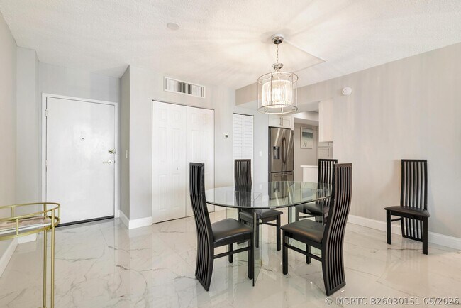 Foto del edificio - 3450 S Ocean Blvd