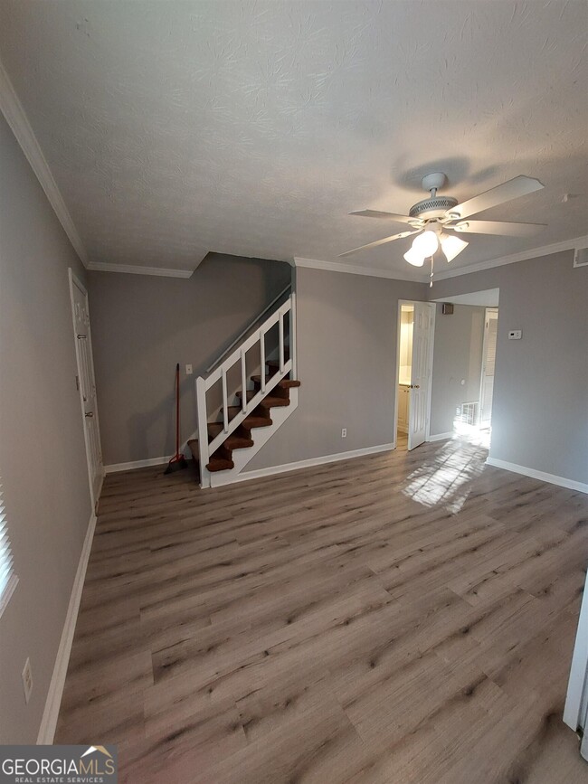 Building Photo - 140 Hunters Ln