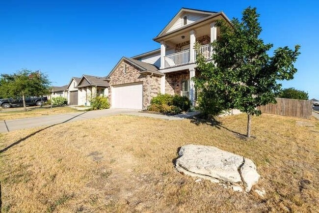 Building Photo - 402 Zenith Rd