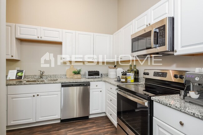 Foto del edificio - 4289 Westglen Rd
