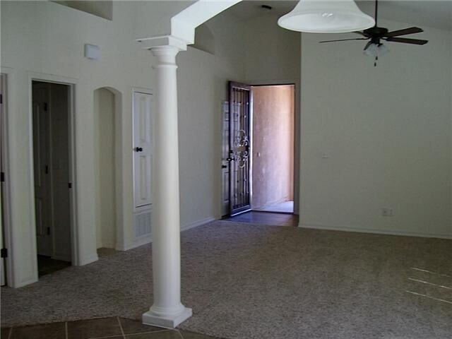 Building Photo - Adorable 4 bedroom, 2 bath in East El Paso!