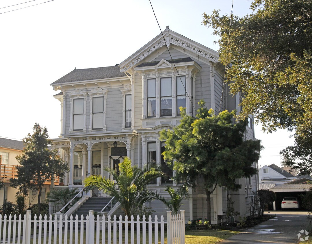 Primary Photo - 2044 Alameda Ave