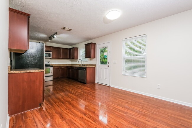 Foto del edificio - 538 Elderberry Way