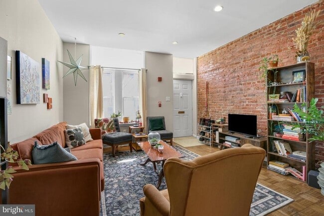 Building Photo - 622 S Hancock St