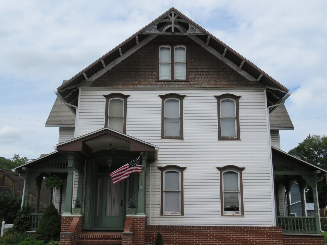 124 E Main St, Millheim, PA 16854 House Rental in Millheim, PA