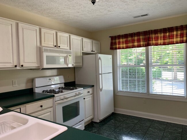 Foto del edificio - 2 Bedroom 2.5 Bath Townhouse