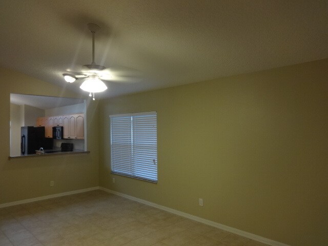 Building Photo - 2465 Saint Pauls Dr