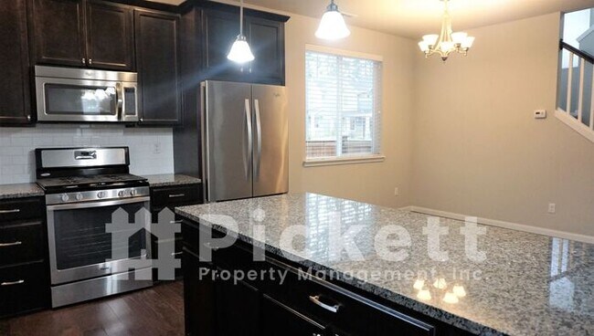 Building Photo - North Kitsap 3 Bedroom in Beautiful Vinlan...