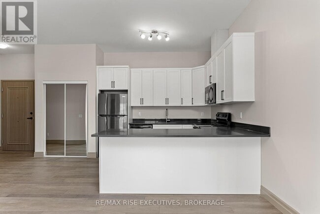 Photo du bâtiment - 847 Development Dr