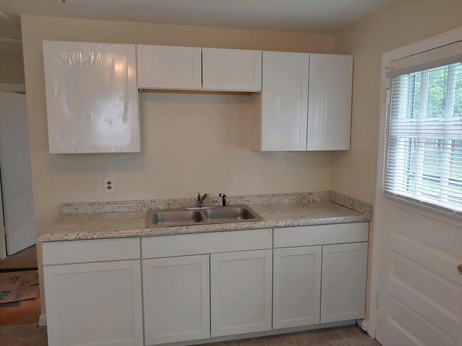 Foto del edificio - 2210 Plantation Rd NE