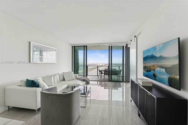 Foto del edificio - 3131 NE 7th Ave