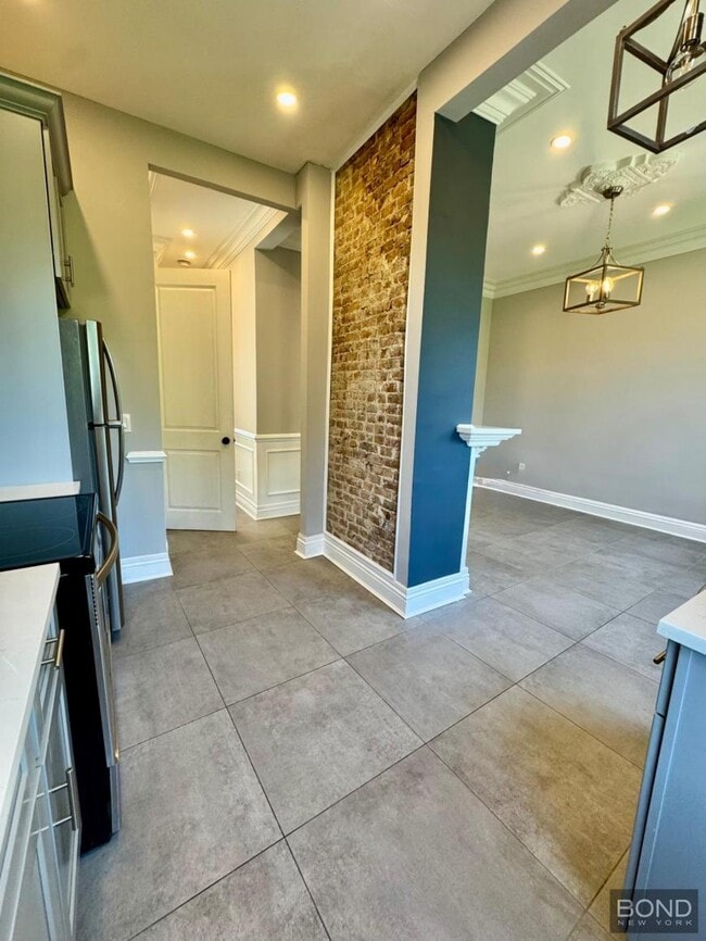 Building Photo - 2 bedroom in BROOKLYN NY 11208