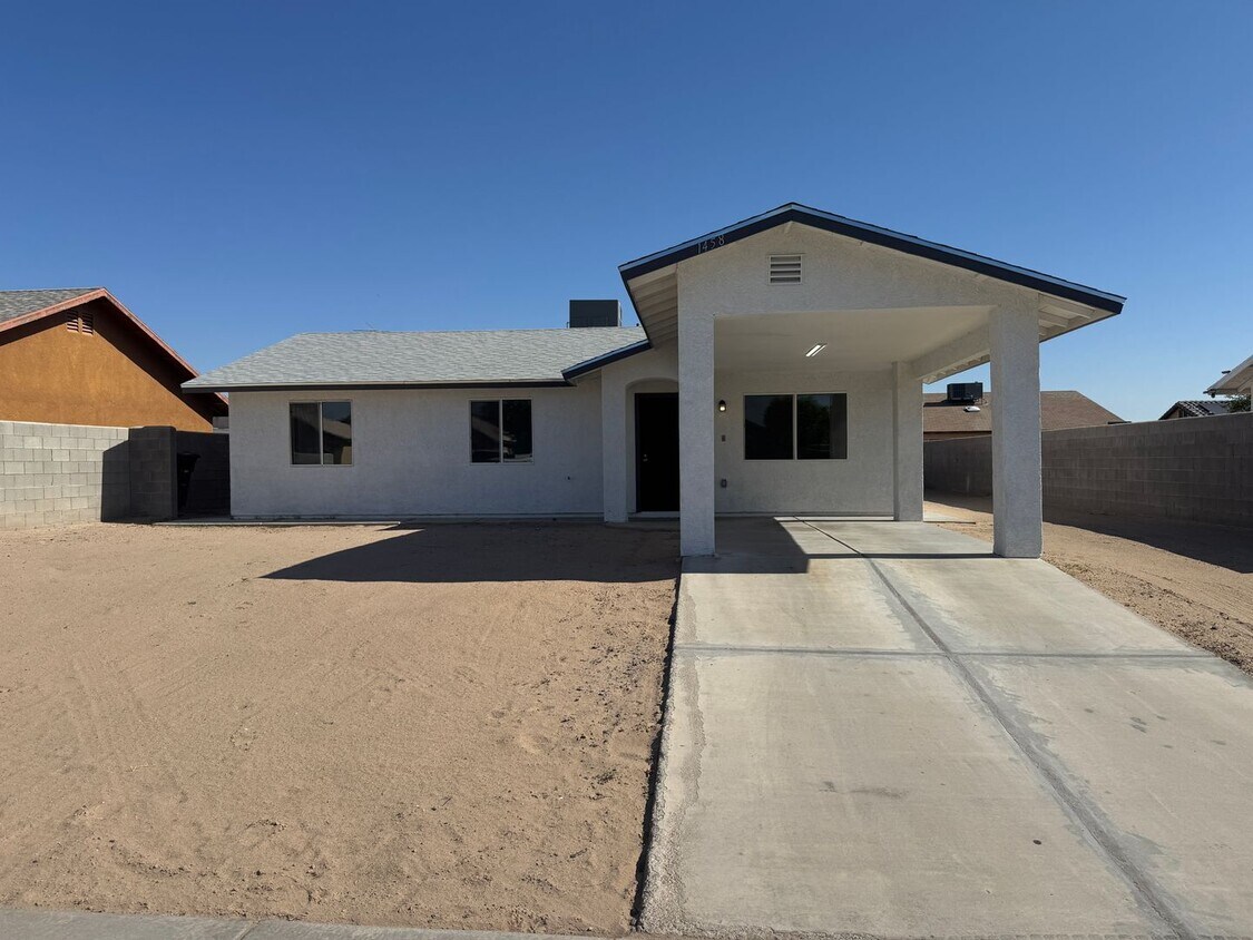 Foto principal - 1458 B St