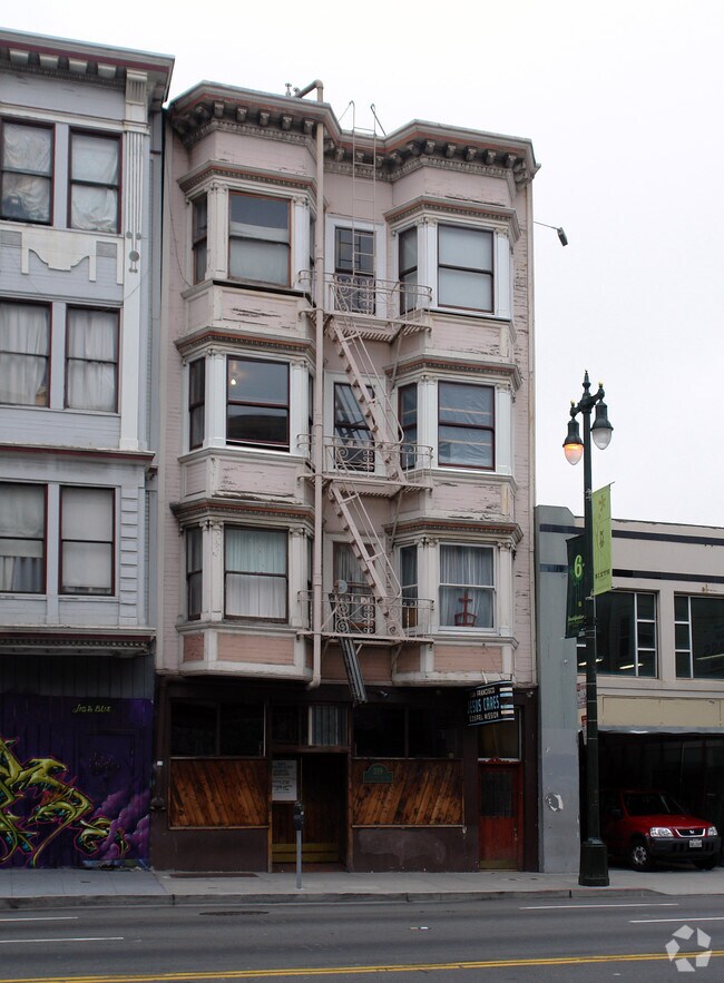 Building Photo - 219 6th St