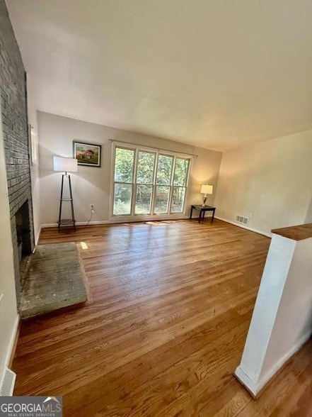 Building Photo - 3591 Raymond Dr