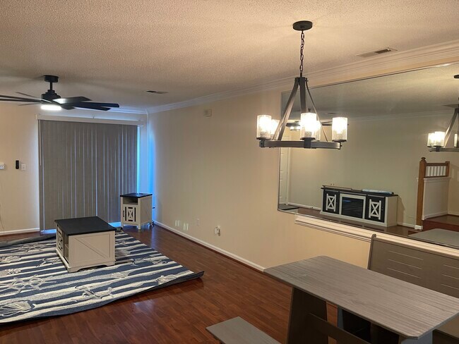 Foto del edificio - 2311 Old Greenbrier Rd