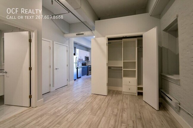 Building Photo - 412 S 13th St