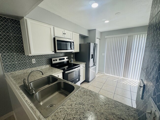 Building Photo - 3130 Enclave Ct