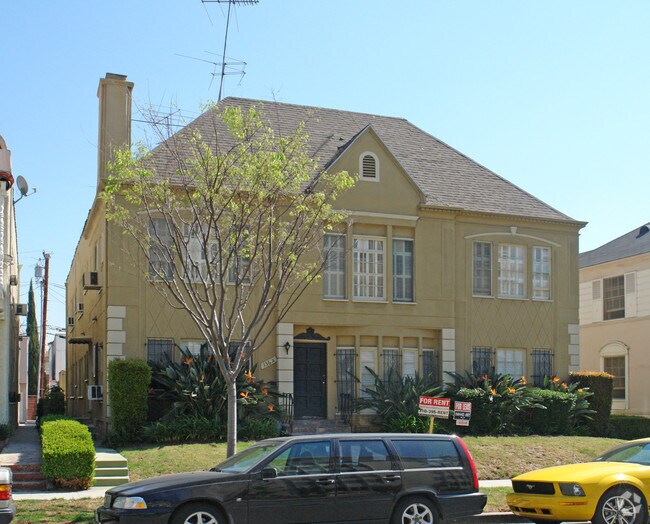 Building Photo - 136 S Reeves Dr
