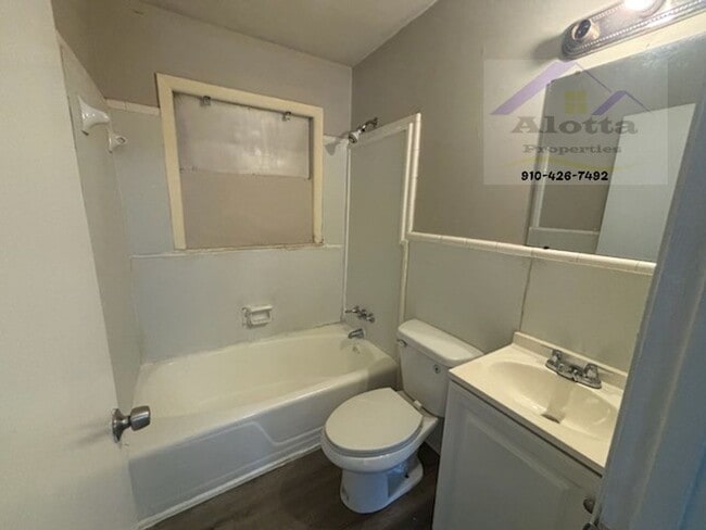 Building Photo - 4208 S Dowfield Dr