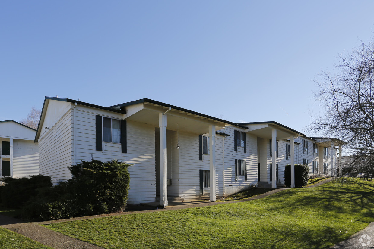 Primary Photo - Kenneth Alan Apartments